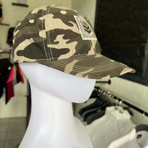 Universal Hat - Picture 11 of 16